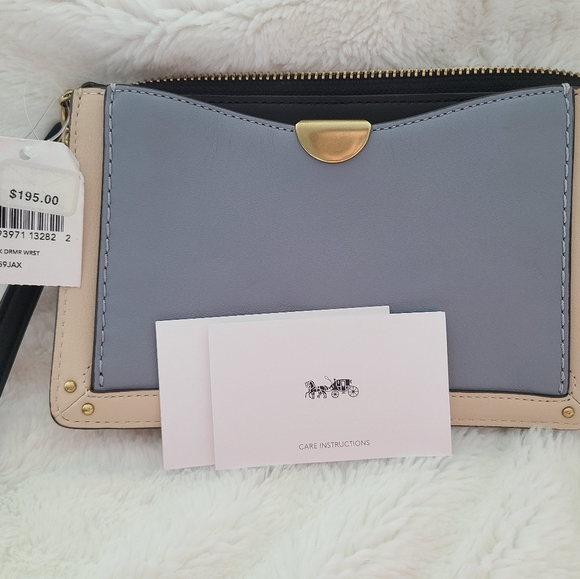 Coach COLORBLOCK DREAMER LEATHER WRISTLET - Picture 7 of 8